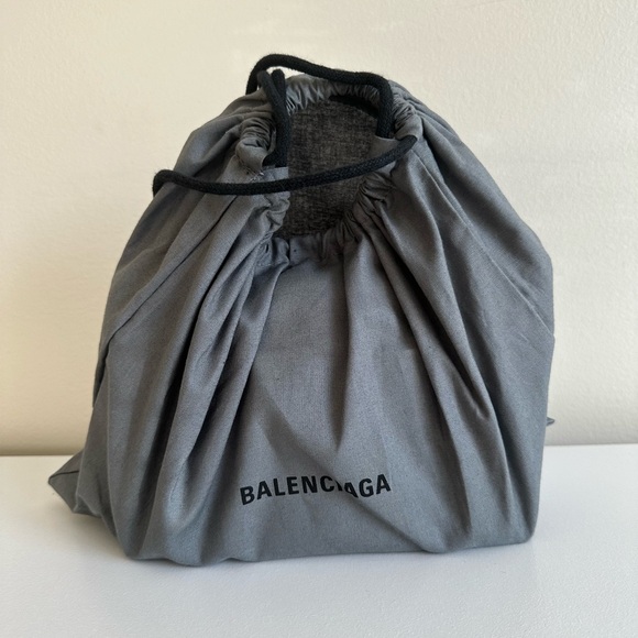 BALENCIAGA sharp black top handle bag - Picture 7 of 8